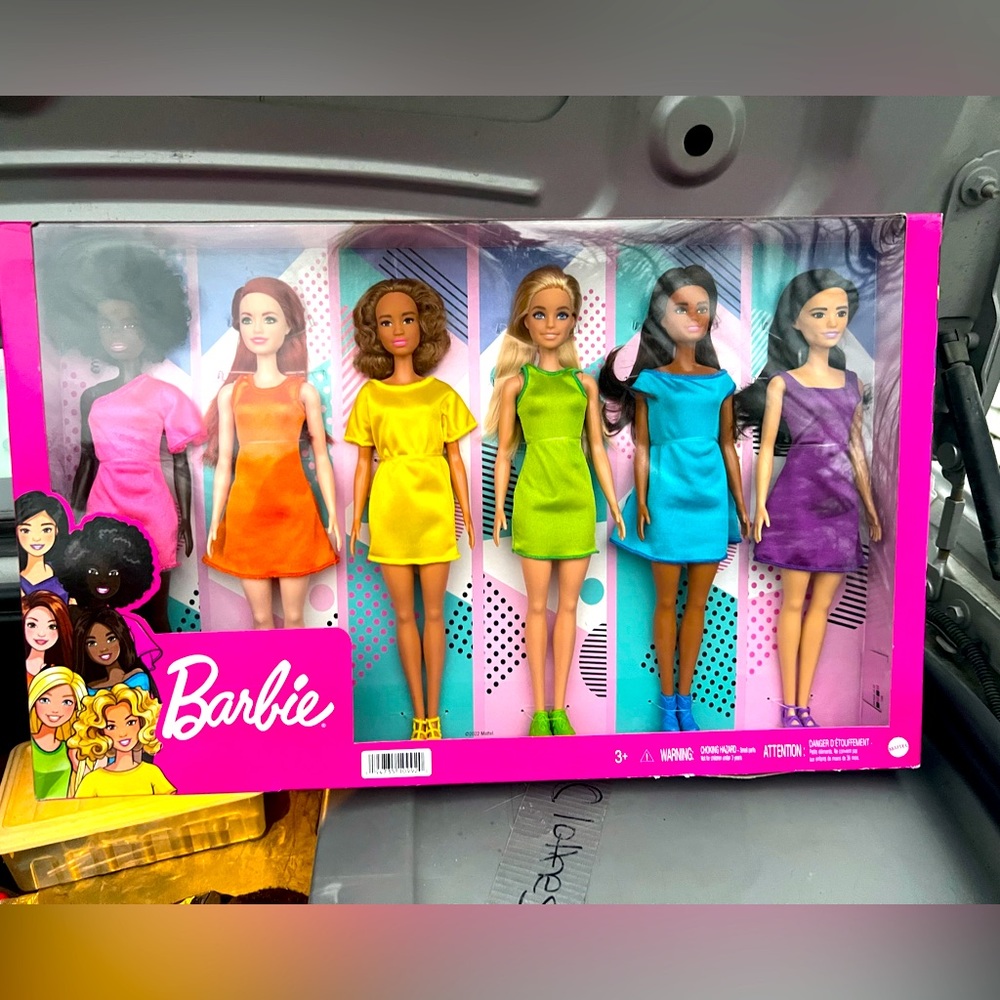 Barbie rainbow  doll set